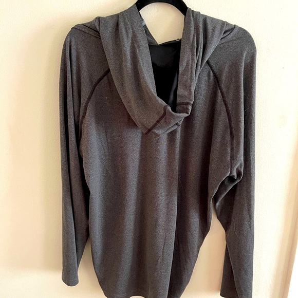 Under Armour Light Weight Hoodie - Picture 2 of 3